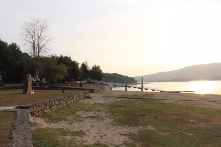 muinos corgo praia 768x512